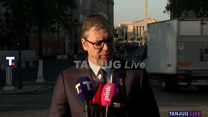 Sırbistan Cumhurbaşkanı Vučić Fransa'daki Konferansta Dünya Gündemini Değerlendirdiğini Belirtti.