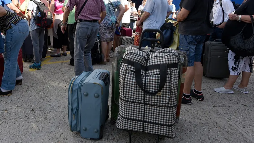Turisti artık daha sık "masal" ödemekle mi? Orijinal tatil arayışının aşırıya kaçması İşte turizm tuzaklarının gerçek gezegen ruhunu nasıl yok ettiğini gösterenler