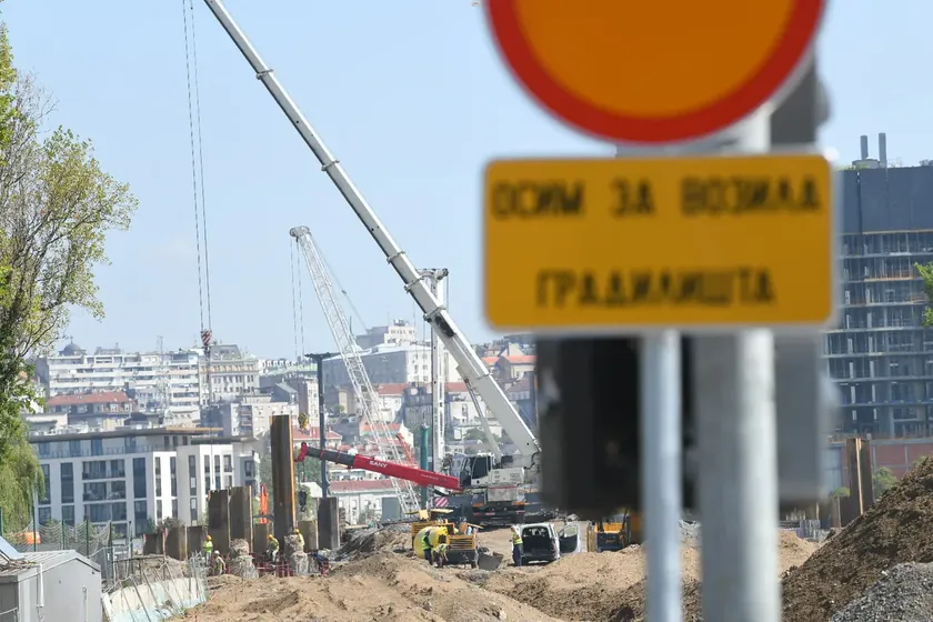 Sırbistan Belgrad'daki Yeni Savski Köprüsü Şantiyesinde İşçi Ölümü ve Güvenlik Tartışmaları