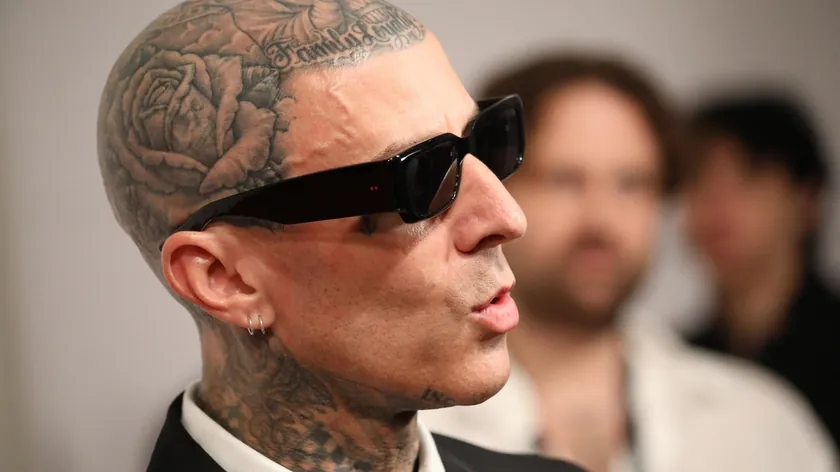 Travis Barker'ın Hayatı Trajediden Aileye ve Korkuyu Yenme Hikayesine