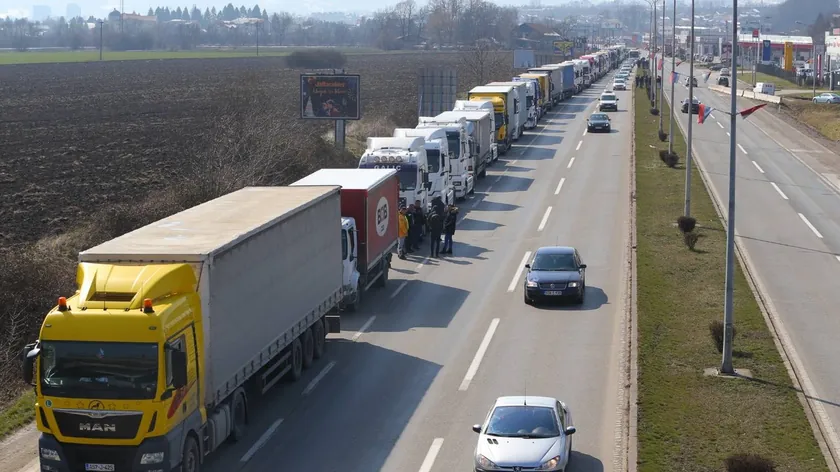 Sırbistanlı Taşımacılar Sınır Blokajı Protestosundan Vazgeçti Ek Çözümler Bekleniyor