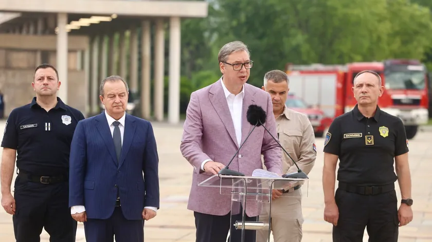 Sırbistan Cumhurbaşkanı Aleksandar Vučić, Helez'in saldırılarını eleştirdi ve Sarajevo safarisi hakkında yalan söylediklerini söyledi.
