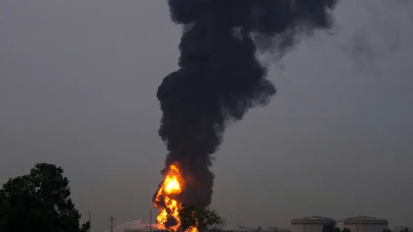 İran Dubai'deki ABD Askeri Üslerine Saldırı Düzenlediğini Açıkladı Gerilim Tırmanıyor