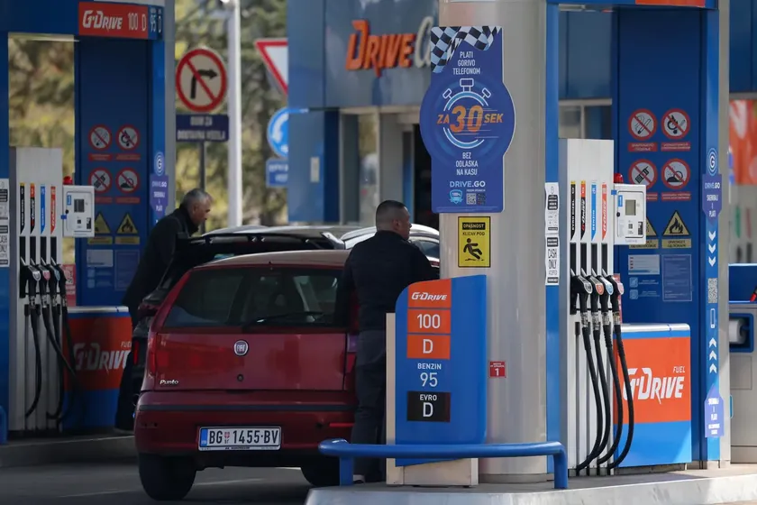 Sırbistan'da akaryakıt fiyatları güncellendi: Motorin ve benzin ikişer dinar ucuzladı
