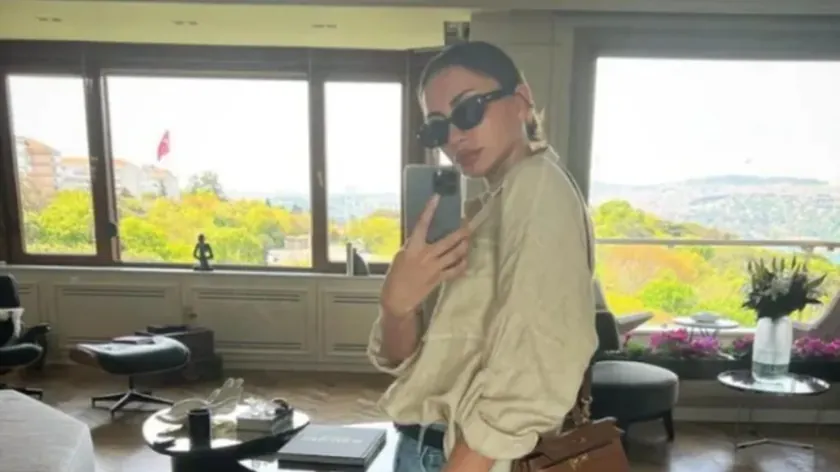 Pop yıldızı Emina Jahović'in yeni evi herkesi büyüledi.