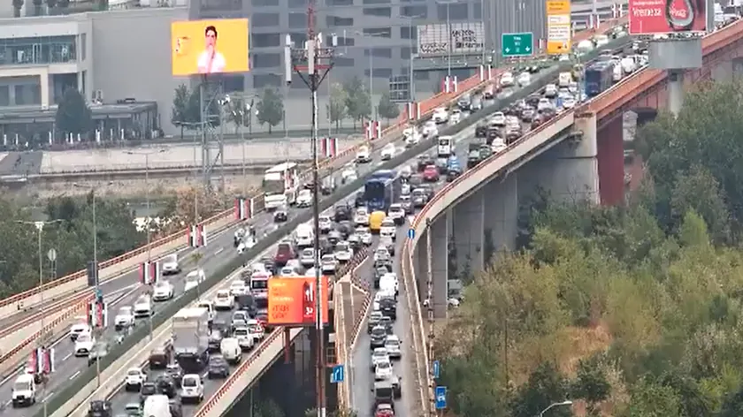 Beograd'ta trafik sıkışıklığı yaşanıyor.
